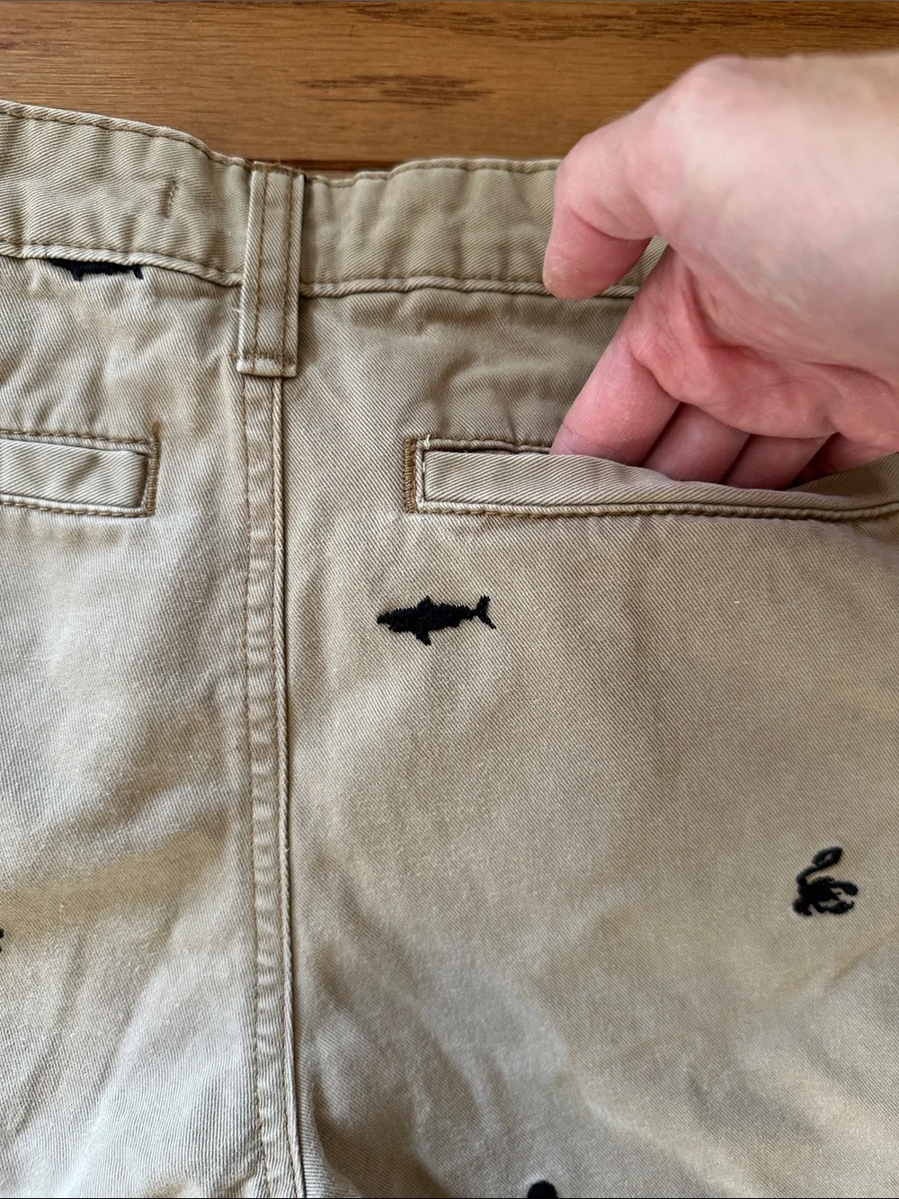 Old Navy boys shorts khaki with navy animals size 10 EUC